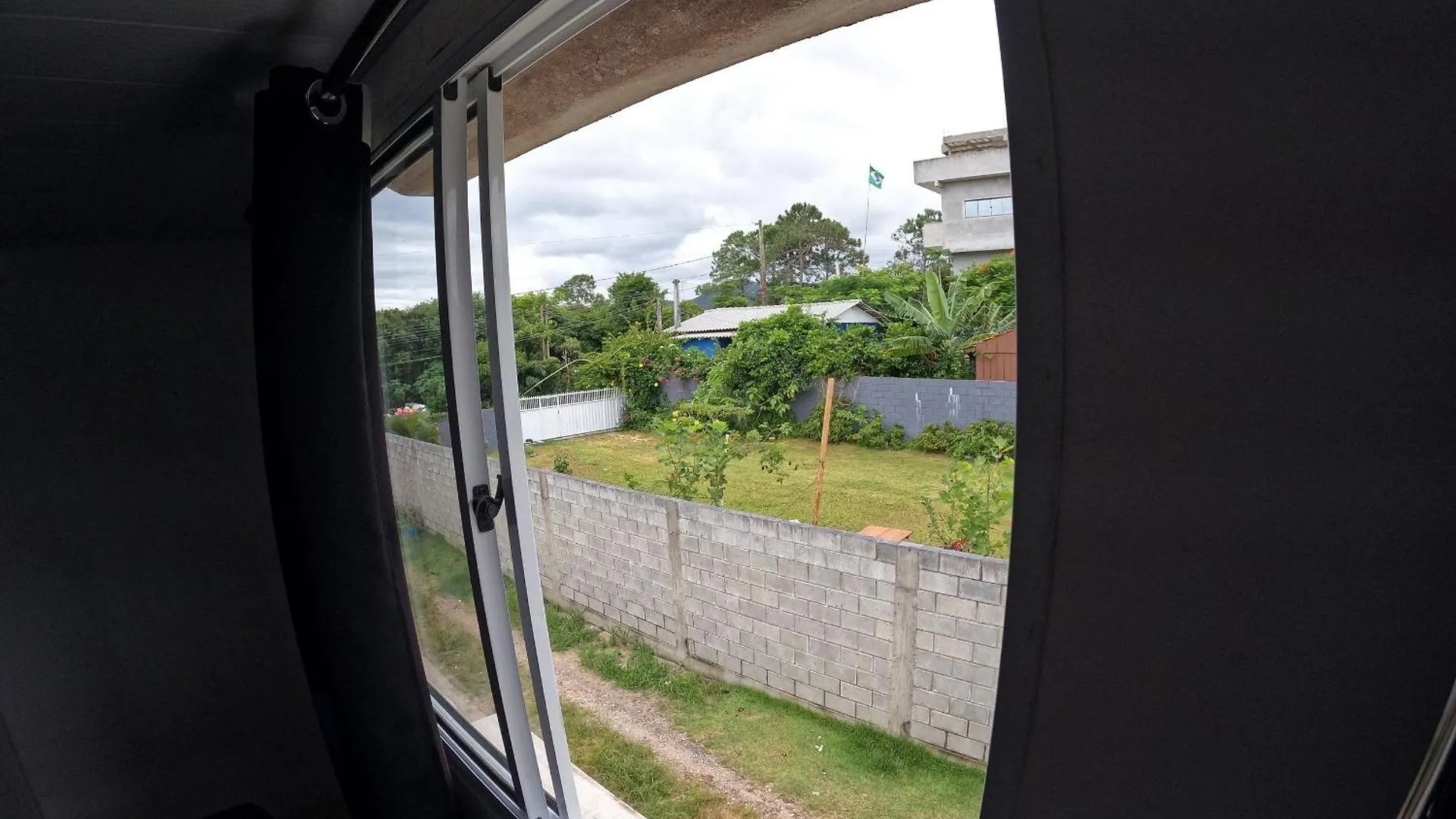 Estudio Com Saida Para Trilha! Florianopolis 0*,  Brazil